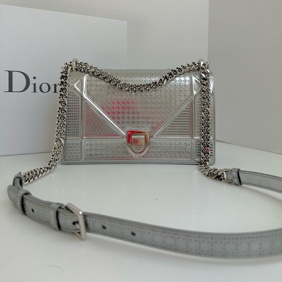 Christian Dior Diorama Silver Flap Shoulder Bag - Picture 4 of 16